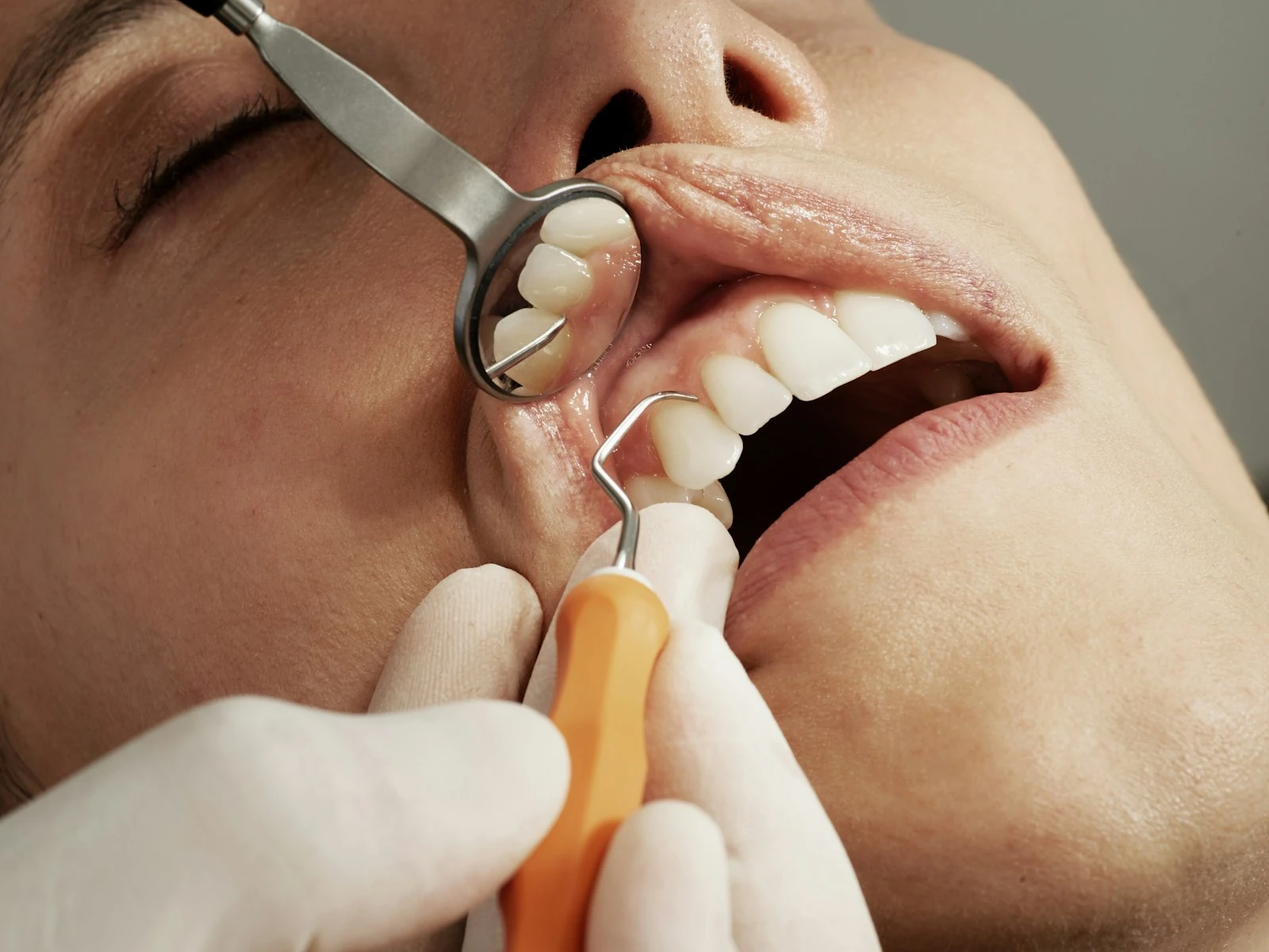 Save on Dental Bills With Clinic Finder Apps
